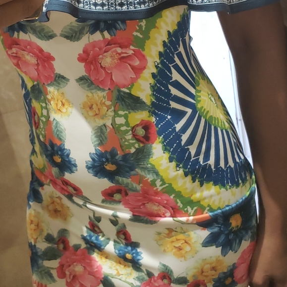 Dress - Picture 2 of 4